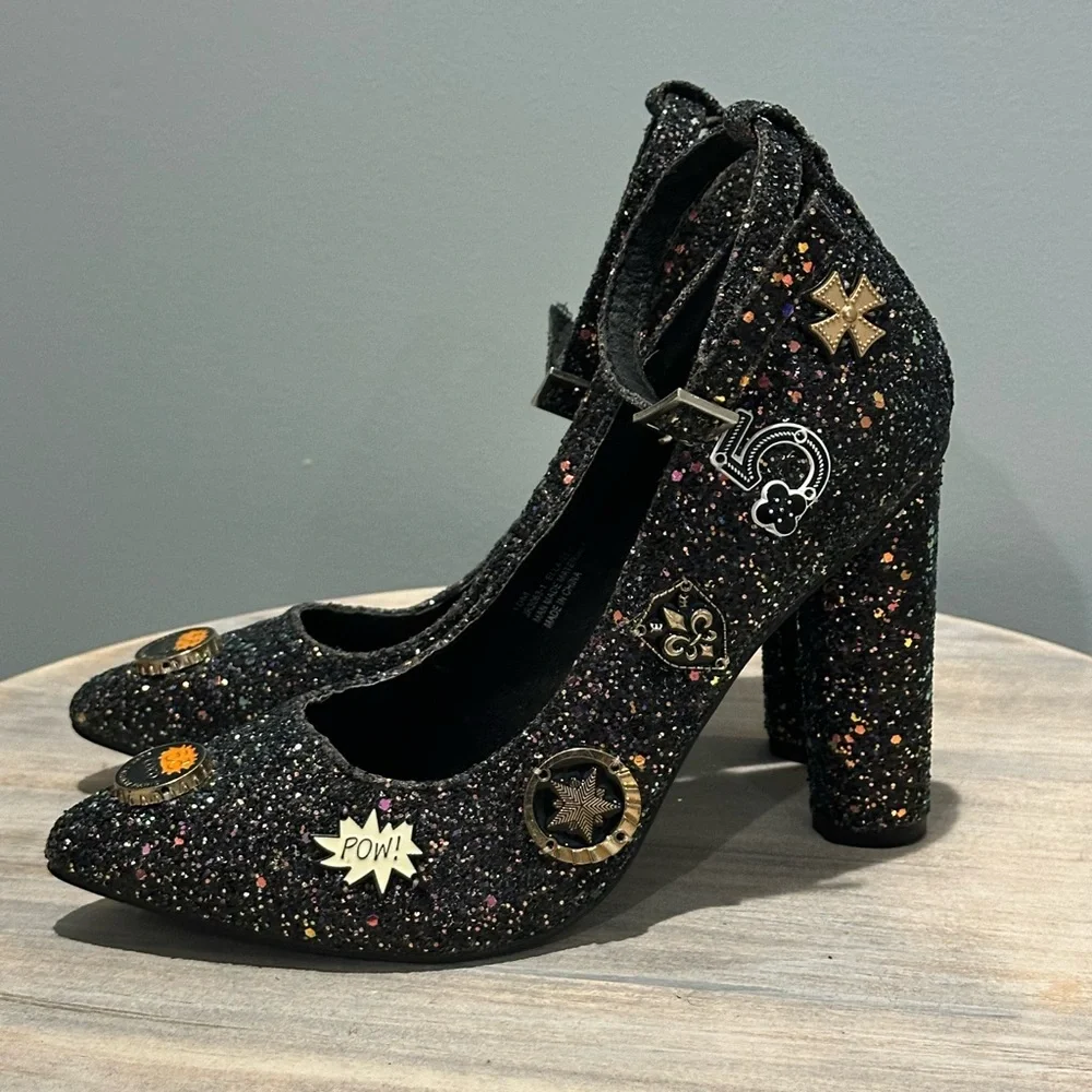 Cape Robbin Ella Black Glitter sparkling pin pumps. Size 10M